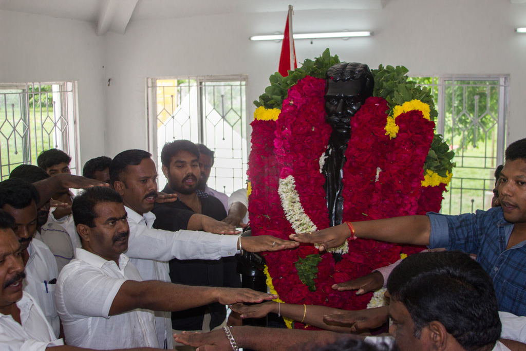 seeman-respects-irattaimalai-srinivasan2