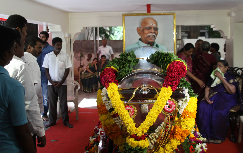 seeman-pays-tributes-to-panju-arunasalam