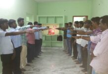 நாம் தமிழர் திருவள்ளூர் மேற்கு மாவட்டத்தில் 29.01.2014 அன்று மாலை மாவட்ட அலுவலகத்தில் வீரத்தமிழ் மகன் முத்து குமாருக்கு வீரவணக்கம் செலுத்தப்பட்டது