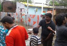 மணலியில் பாதிக்கப்பட்ட மக்களுக்கு உணவு வழங்கப்பட்டது