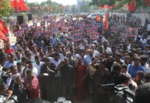 மாணவர்கள், பொதுமக்கள் கொடூரமாகத் தாக்கப்பட்டதைக் கண்டித்து மாபெரும் ஆர்ப்பாட்டம்