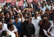 சிவாஜிகணேசன் சிலையை மீண்டும் மெரினாவில் நிறுவ வலியுறுத்தி ஆர்ப்பாட்டம் – சீமான் கண்டனவுரை