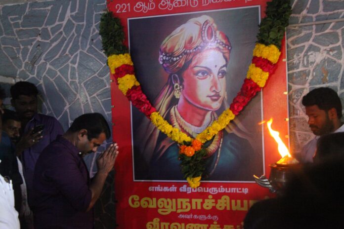 seeman-pays-floral-tributes-kakkan-36th-rememberance-day4