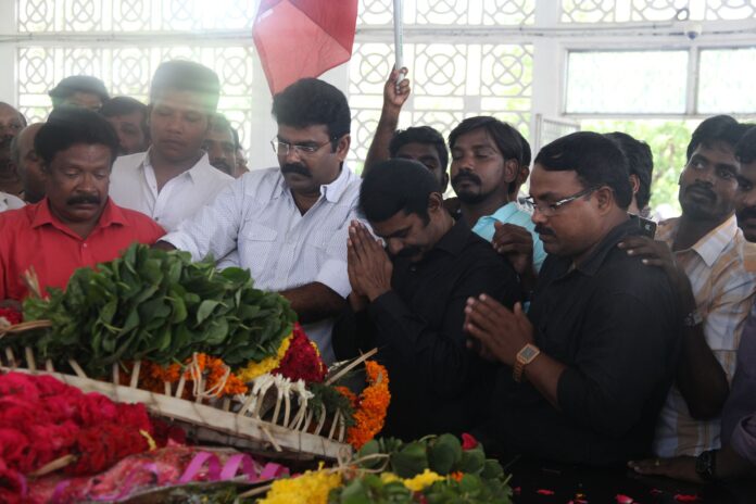 naam-tamil-katchi-remembers-kamarajar-seeman-pays-floral-tributes-chennai-20183