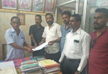 சுகாதார சீர்கேடு-நகராட்சி ஆணையரிடம் மனு-அரக்கோணம்