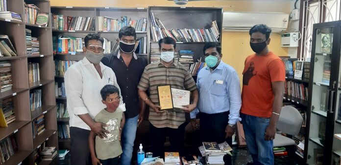 seeman-wishes-naam-tamilar-blood-donation-wing-got-special-award-from-chennai-district-collector-on-world-blood-donors-day-2020 (3)