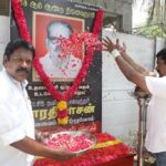 ntk-chief-seeman-pays-floral-tributes-paventhar-bharathidasan-6