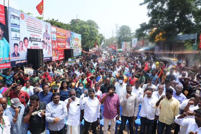 #எண்ணூர் கொற்றலை ஆற்றின் மீன்பிடி பகுதியில் சட்டவிதிகளை மீறி TANTRANSCO ஆக்கிரமித்துக் கட்டிவரும் தொடரமைப்பு கோபுரங்களின் கட்டுமானத்தை எதிர்த்து நாம் தமிழர் கட்சி சார்பாக 31-07-2022 அன்று நடைபெற்ற மாபெரும் கண்டன ஆர்ப்பாட்டத்தில்
https://youtu.be/gidqLjS9uTY
#NTKProtects_EnnoreCreek