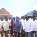 Seeman direct field survey with 13 villagers to abandon the plan to destroy agricultural lands and build a new parandhur airport-12