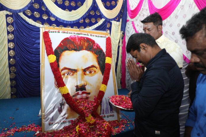 சமூகநீதிப்போராளி ஐயா இம்மானுவேல் சேகரனார் அவர்களின்
65ஆம் ஆண்டு நினைவுநாளையொட்டி இன்று 11.09.2022 செங்கல்பட்டு மாவட்டம், தாம்பரம் சட்டமன்றத் தொகுதி, சேலையூரில் நடைபெற்ற நிகழ்வில் நாம் தமிழர் கட்சி சார்பாக பங்கேற்று மலர்வணக்கம் செலுத்தி, உரையாற்றியபோது,
https://www.youtube.com/watch?v=YU-x4qdI-B0