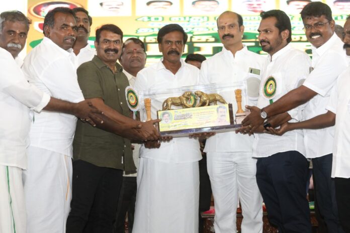 இன்று 05-05-2023 சென்னை, இராயப்பேட்டை, YMCA திடலில் 40ஆம் ஆண்டு வணிகர் தினத்தையொட்டி, தமிழ்நாடு அனைத்து வணிகர் சங்கங்களின் பேரமைப்பு நடத்தும் 5ஆம் ஆண்டு மாநில மாநாடு மற்றும் வணிக உரிமை மீட்பு மாநாட்டில், நாம் தமிழர் கட்சி சார்பாக சிறப்பு அழைப்பாளராகப் பங்கேற்று, சிறப்புரையாற்றியபோது,
https://t.co/n1AnBszWlY
