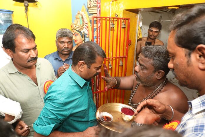 சென்னை, வியாசர்பாடி, பக்தவச்சலம் நகரில் அமைந்துள்ள அருள்மிகு பீலிக்கான் முனிஸ்வரர் அங்காள ஈஸ்வரி காளியம்மன் திருக்கோயிலில் நடைபெறும் 58ஆம் ஆண்டு தீமிதி திருவிழாவை முன்னிட்டு, நாம் தமிழர் கட்சி - வடசென்னை தெற்கு மாவட்டம் மற்றும் வீரத்தமிழர் முன்னணி சார்பாக நேற்று 06-05-2023
தமிழர் பண்பாட்டு கலை நிகழ்ச்சிகளைத் தொடங்கிவைத்து, சிறப்புரையாற்றியபோது,