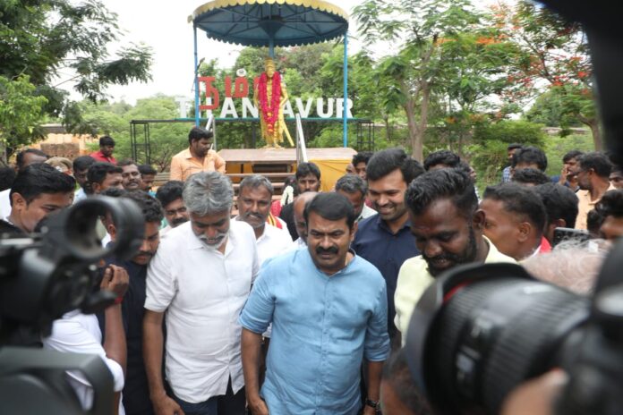 26-09-2023 அன்று தஞ்சாவூரில் நடைபெற்ற மாவட்டக் கலந்தாய்வுக்கு முன்னதாக, தஞ்சை பெரியகோயில் வளாகத்தில் அமைந்துள்ள தமிழ்ப் பெரும்பாட்டன் அரசர்க்கரசன் அருண்மொழிச் சோழன் அவர்களின் திருவுருவச்சிலைக்கு மாலை அணிவித்து மலர் வணக்கம் செலுத்தியபோது,
https://youtu.be/_DH2r_qdNrI