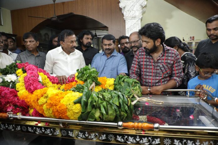 தமிழ்த்திரை மற்றும் சின்னத்திரை மூத்த நடிகர், பின்குரல் கலைஞர், எழுத்தாளர், மிகச்சிறந்த வாசிப்பாளர், வலையொளியாளர் என பன்முகத்திறன் பெற்ற படைப்பாளி, மனிதநேயமிக்க மாண்பாளர் அன்பிற்கினிய அண்ணன் இராஜேஷ் அவர்களின் இறுதி வணக்க நிகழ்வில் பங்கேற்று, அண்ணனின் திருவுடலுக்கு மலர் வணக்கம் செலுத்தி, குடும்பத்தினருக்கு ஆறுதல் கூறியபோது,