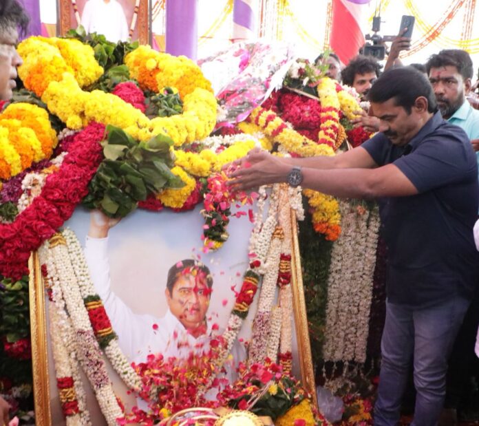 இன்று 05-07-2025 திருவள்ளூர் மாவட்டம், பொத்தூர் கிராமத்தில் நடைபெற்ற, பகுஜன் சமாஜ் கட்சியின் முன்னாள் மாநிலத் தலைவர் அன்புச் சகோதரர் ஆம்ஸ்ட்ராங் அவர்களின் முதலாம் ஆண்டு நினைவேந்தல் சங்கமம் நிகழ்வில் பங்கேற்று நாம் தமிழர் கட்சி சார்பாக மலர் வணக்கம் செலுத்தி, உரையாற்றிய போது
https://t.co/vE6sM1olIi