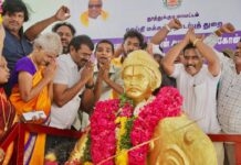 மானமும், வீரமும் உயிரெனப் போற்றி, அன்னை நிலத்தின் அடிமைத்தளை அறுக்க…
