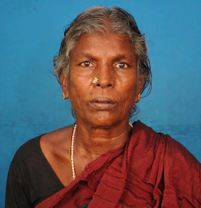 விடுதலைச்சிறுத்தைகளின் தலைவர் அன்பிற்கினிய அண்ணன் தொல்.திருமாவளவன் அவர்களது சிற்றன்னை அம்மா செல்லம்மாள் அவர்கள் மறைவெய்திய செய்தியறிந்து ஆழ்ந்த மனத்துயரமடைந்தேன்.
பெற்றெடுத்து வளர்த்த தந்தையையும், உயிருக்கு உயிரான சகோதரியையும் இழந்த நிலையில் தற்போது சிற்றன்னையையும் இழந்திருக்கிற அண்ணனின் நிலைகண்டு மனம் கலங்குகிறேன்.
தன்னைச் சீராட்டி வளர்த்த மற்றொரு தாயான சிற்றன்னையின் இழப்பால் வாடும் அண்ணனுக்கும், குடும்பத்தினருக்கும், உறவுகளுக்கும் எனது ஆறுதலைத் தெரிவித்து, துயரத்தில் பங்கெடுக்கிறேன்.
அம்மா செல்லம்மாள் அவர்களுக்கு என்னுடைய கண்ணீர் வணக்கத்தைச் செலுத்துகிறேன்.
@thirumaofficial